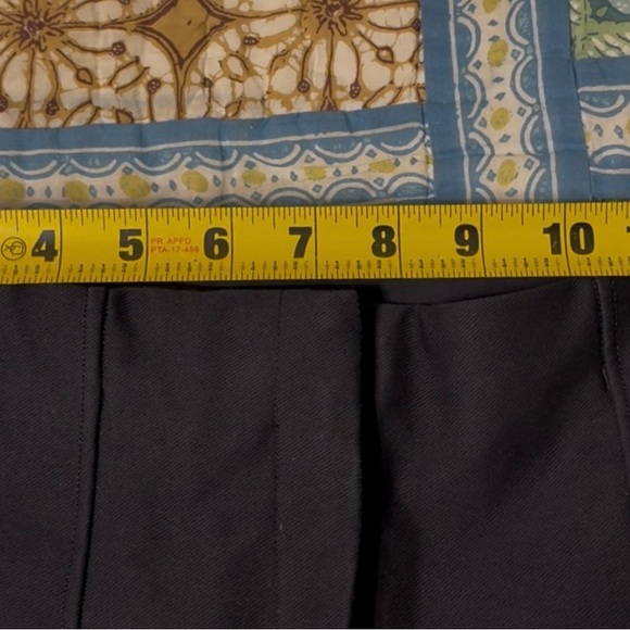 Lululemon Utilitech relaxed fit hr shorts, blk, sz 4, NWOT. - Picture 5 of 9